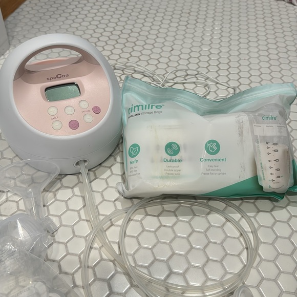Spectra S2 Breast Pump with Accessories - Picture 3 of 3